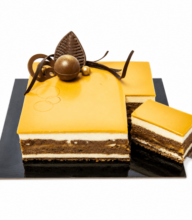 Tort Louisiana cu Caramel Sărat